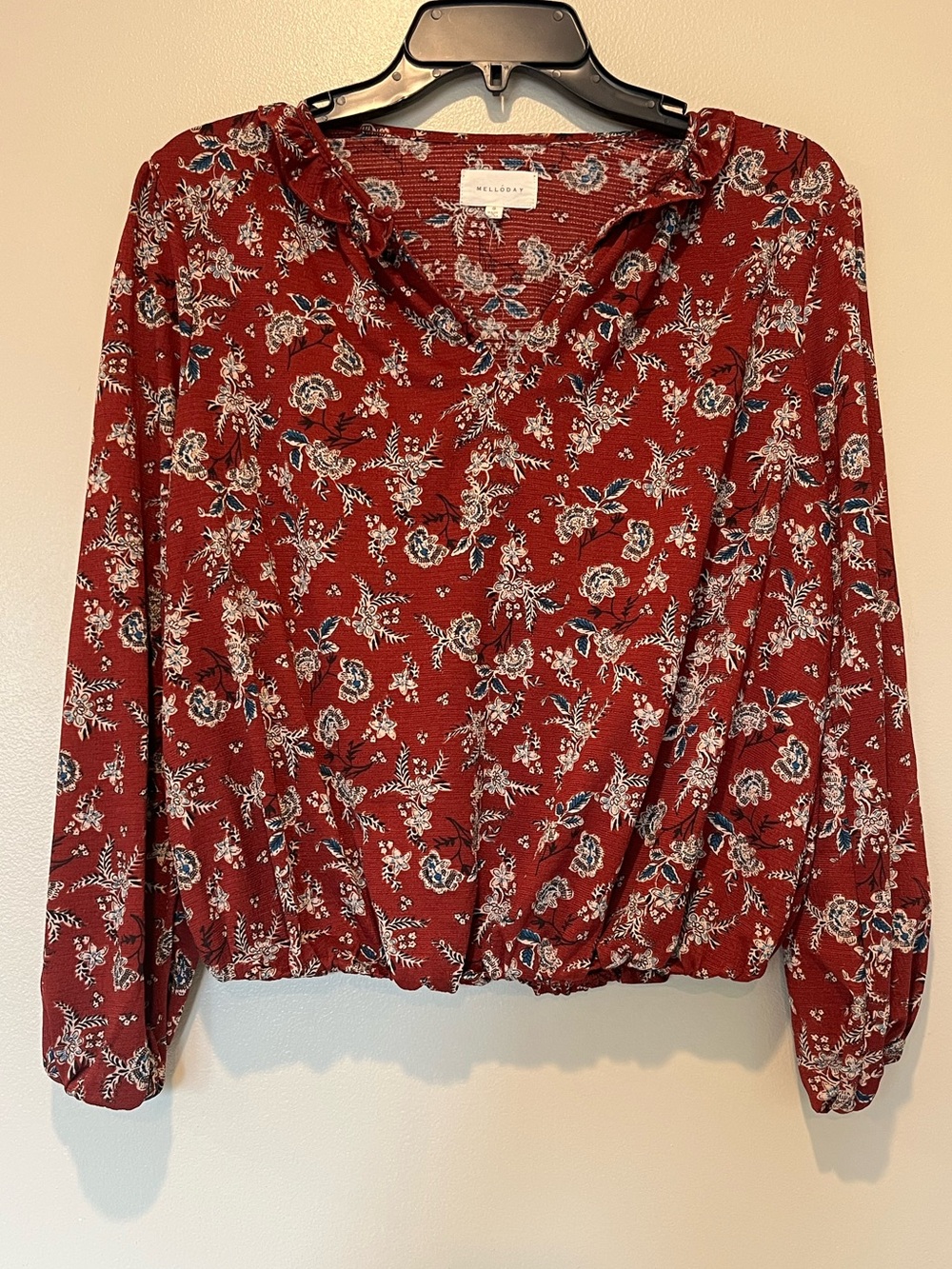 Melloday Cropped Floral Long Sleeve Blouse